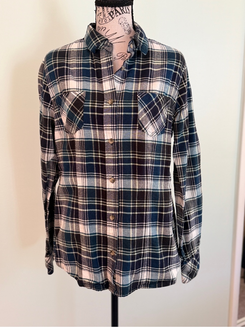 Women's Black, Green & White Plaid Button-Down Shirt